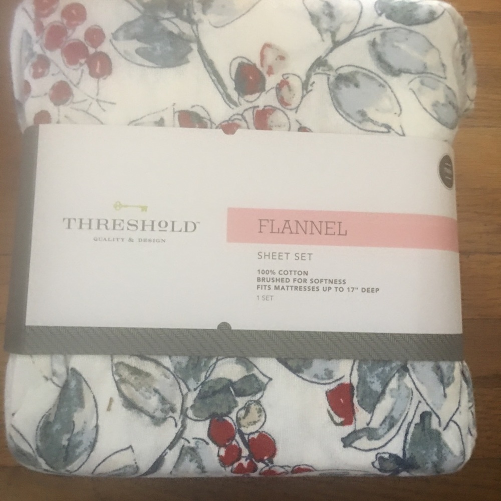 NWT Twin flannel sheet set